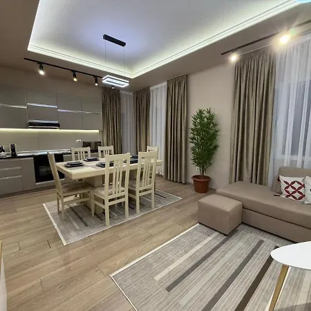 Appartement Modern Penthouse With Outdoor Living And Views Tirana