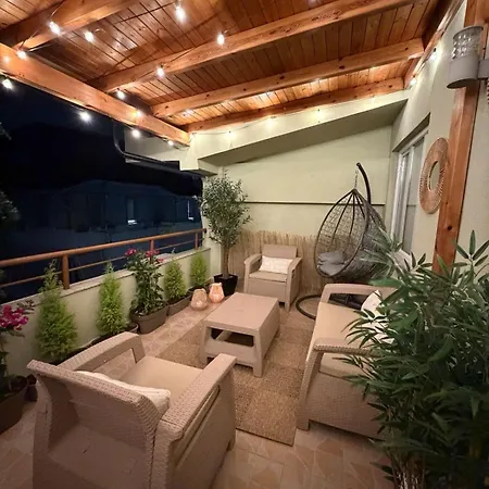 Modern Penthouse With Outdoor Living And Views *