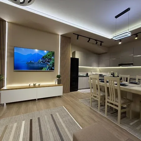 Modern Penthouse With Outdoor Living And Views Appartement *